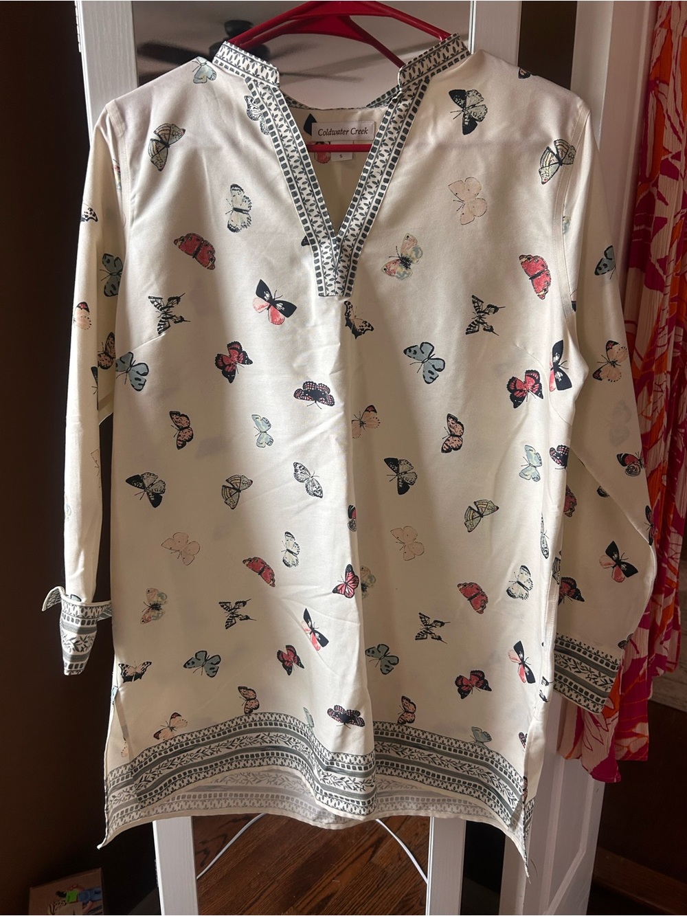 Coldwater Creek Cream Butterfly V-Neck Tunic, Small